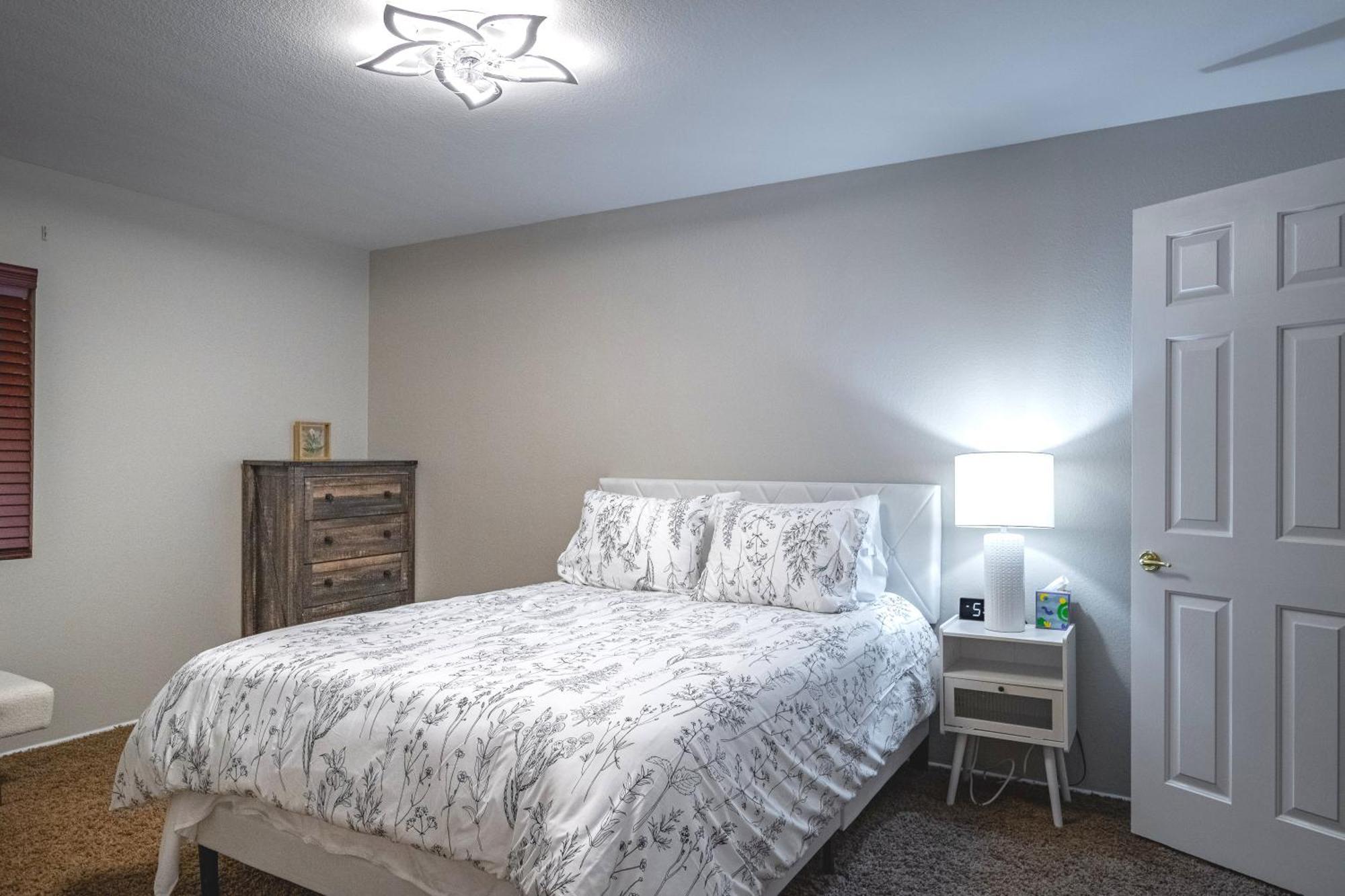 5Br 3Ba Family Friendly Entire Home W Pool, Spa, Games, Tvs, And More Λας Βέγκας Εξωτερικό φωτογραφία