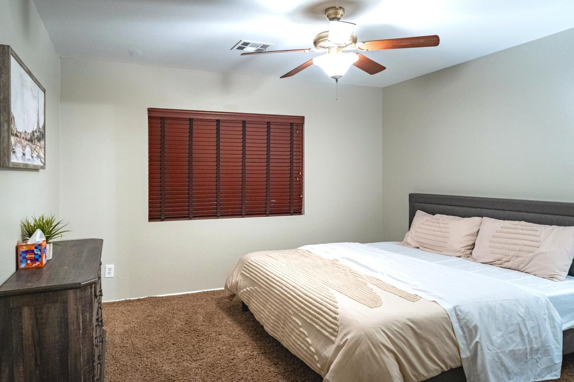 5Br 3Ba Family Friendly Entire Home W Pool, Spa, Games, Tvs, And More Λας Βέγκας Εξωτερικό φωτογραφία